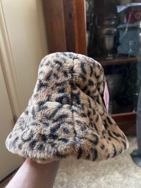 Juicy Couture Leopard Faux Fur Hat in Tan & Black